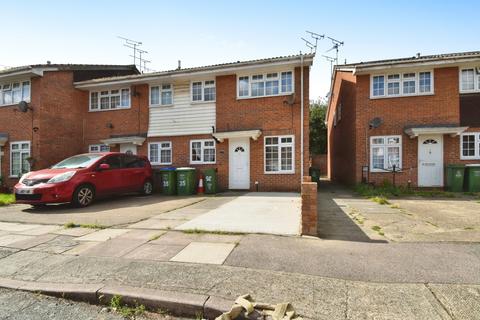 2 bedroom terraced house to rent, Guild Road Erith DA8