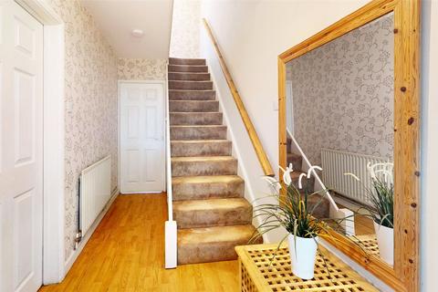 3 bedroom terraced house to rent, Fairsted, Basildon, Essex, SS14