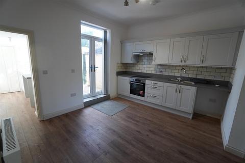 2 bedroom terraced house to rent, Hailgate, Howden