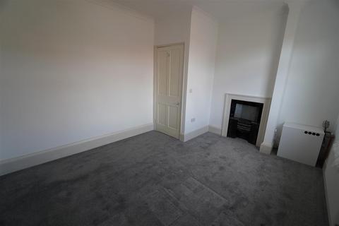 2 bedroom terraced house to rent, Hailgate, Howden