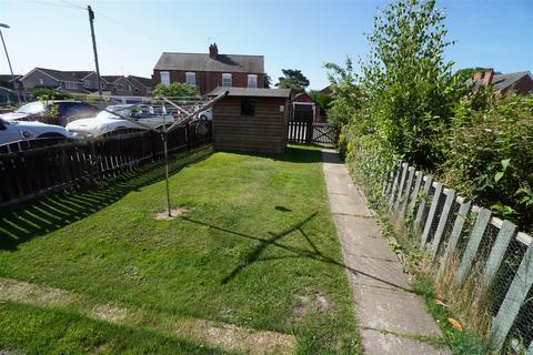 2 bedroom terraced house to rent, Hailgate, Howden