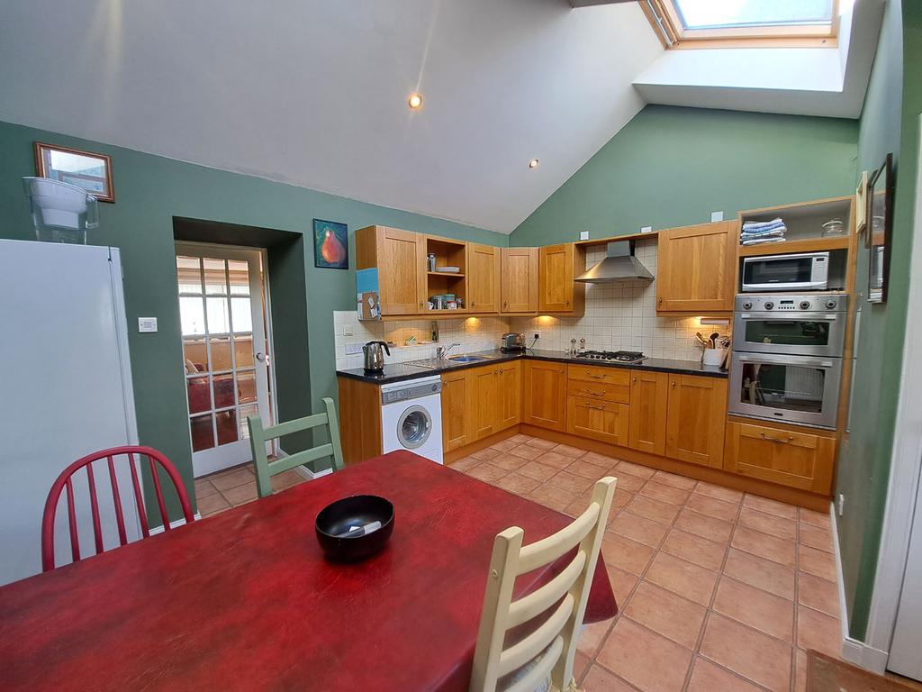 Kitchen/ Dining Area