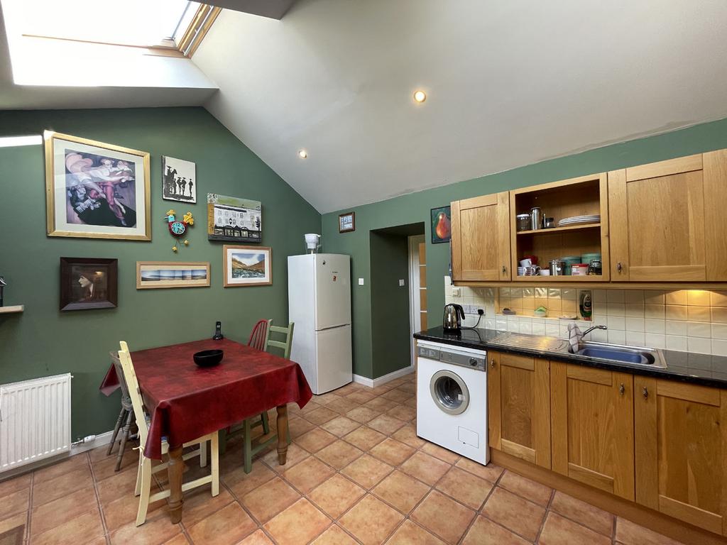 Kitchen/Dining Area