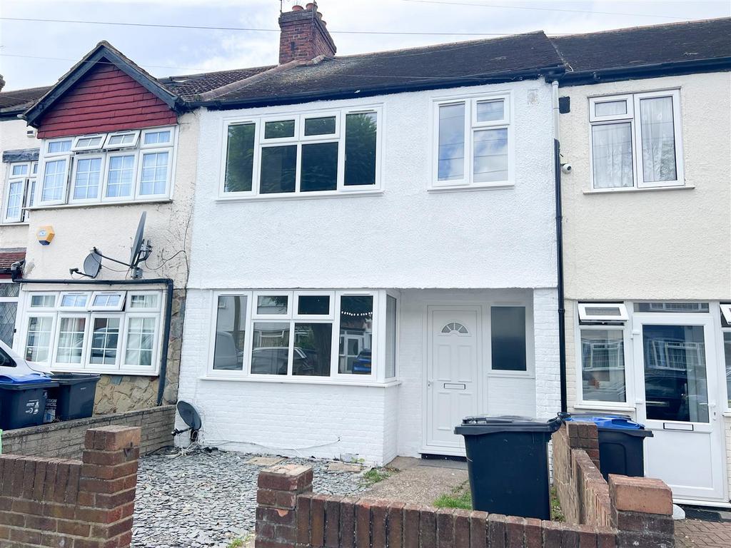 Ockley Road, Croydon 3 bed terraced house to rent £2,300 pcm (£531 pw)