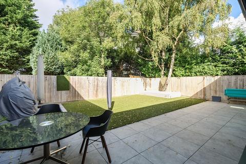 15a Marks Road, Warlingham, CR6 9SH