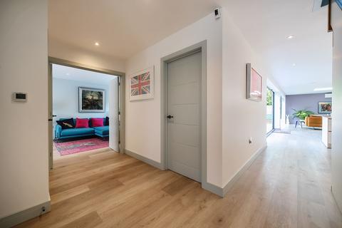 15a Marks Road, Warlingham, CR6 9SH