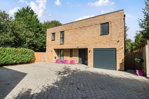 15a Marks Road, Warlingham, CR6 9SH