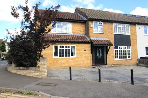 4 bedroom semi-detached house for sale, Marlborough Close, Upminster RM14