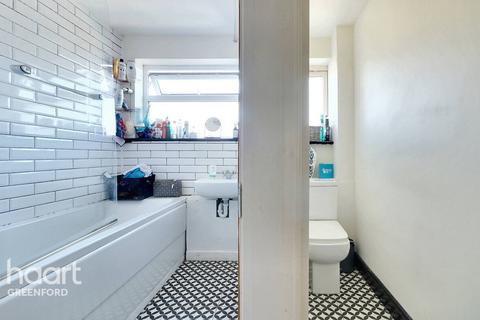 16 Warren Drive, Greenford, UB6 9ER