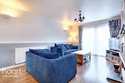 16 Warren Drive, Greenford, UB6 9ER