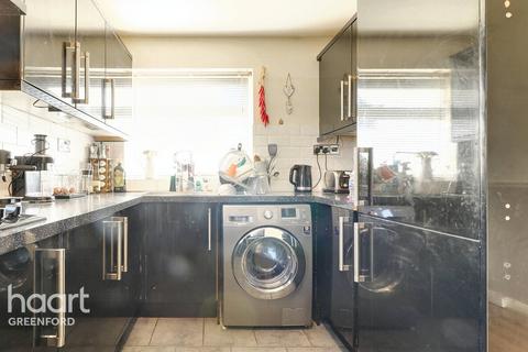 16 Warren Drive, Greenford, UB6 9ER