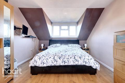 16 Warren Drive, Greenford, UB6 9ER