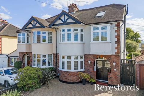 31 The Drive, Harold Wood, Romford, RM3 0DU