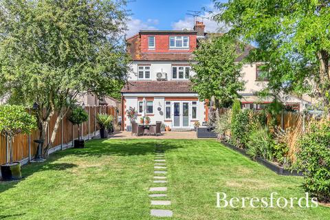 31 The Drive, Harold Wood, Romford, RM3 0DU