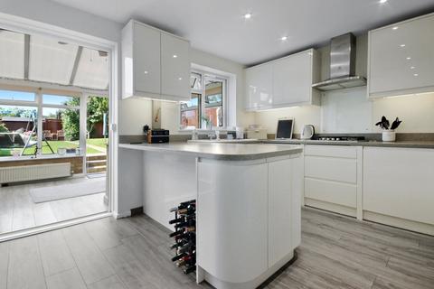 6 Ash Close, Crawley Down, Crawley, RH10 4PG