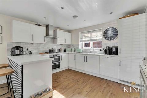 4 bedroom detached house for sale, Russet Way, Bidford-On-Avon