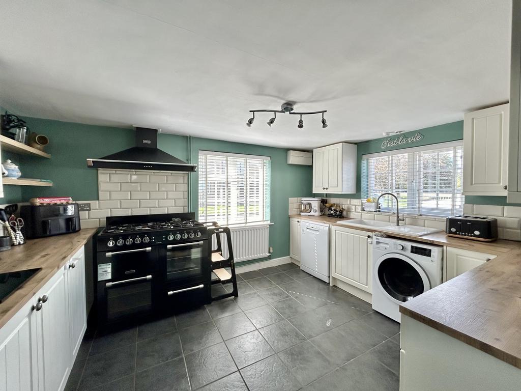 Kitchen 1