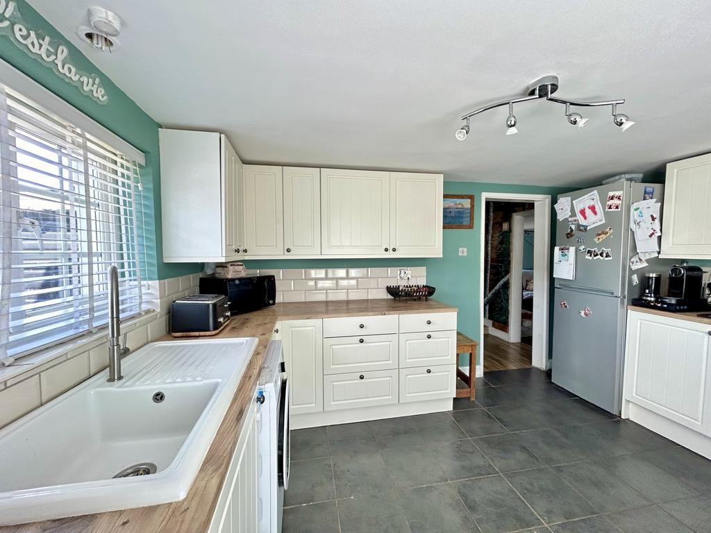 Kitchen 2