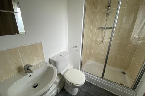 2 bedroom flat to rent, Blaina Court, Newport,