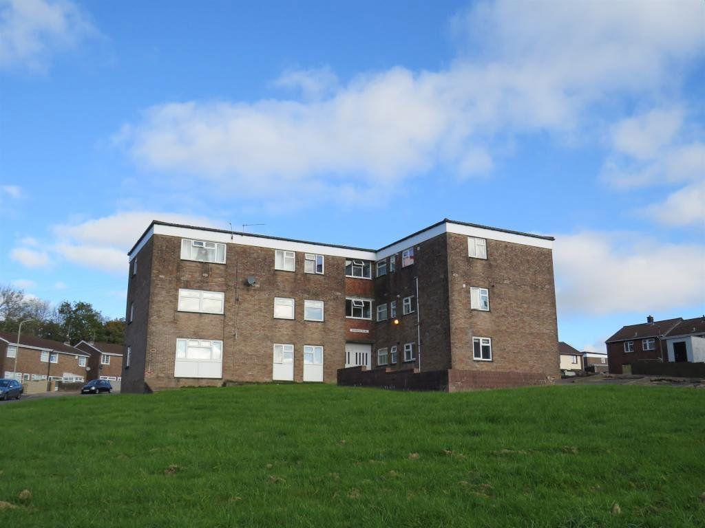 Bryngolau, Tonyrefail Porth 2 bed flat to rent £650 pcm (£150 pw)