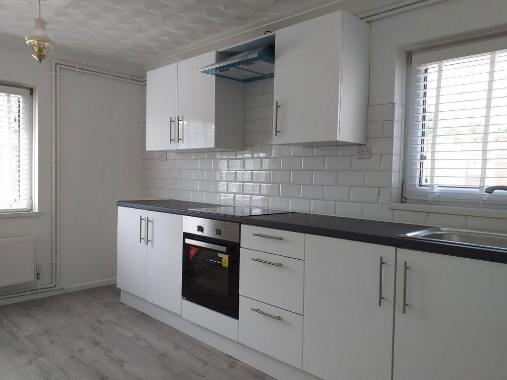 Bryngolau, Tonyrefail Porth 2 bed flat to rent £650 pcm (£150 pw)