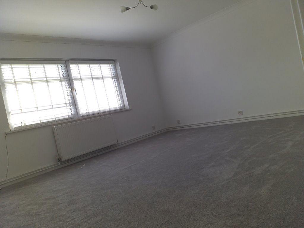 Bryngolau, Tonyrefail Porth 2 bed flat to rent £650 pcm (£150 pw)