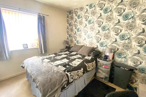 2 bedroom flat for sale, Lowry Close, Corby, NN18