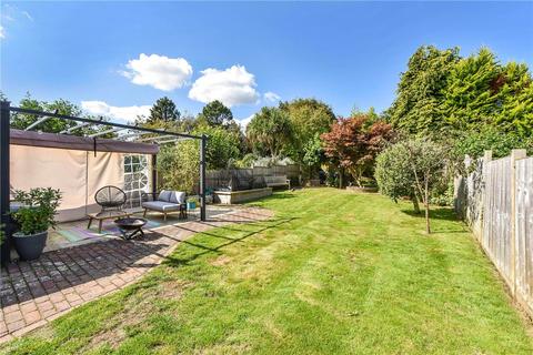 4 bedroom semi-detached house for sale, Woodbury Avenue, Petersfield, Hampshire, GU32