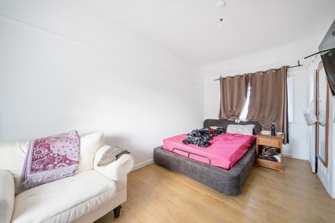 2 bedroom end of terrace house for sale, Manaton Crescent, Southall, UB1