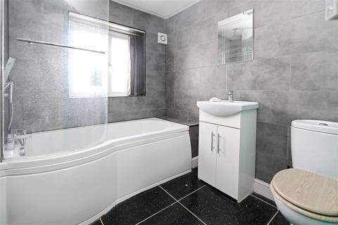 6 Brendon Close, Erith, DA8 3QB