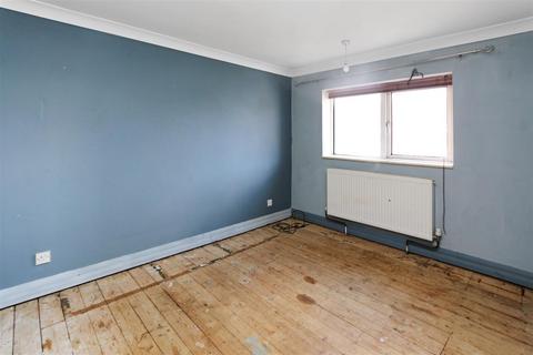 6 Brendon Close, Erith, DA8 3QB