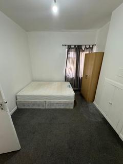 2 bedroom flat to rent, Manor Road LONDON E10