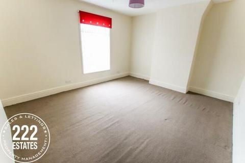 3 bedroom terraced house to rent, Fairclough Avenue Warrington WA1 2JR