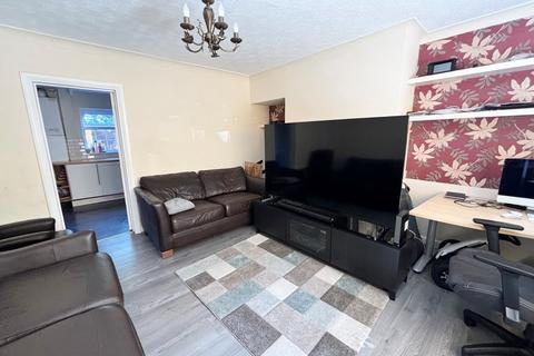 3 bedroom semi-detached house to rent, Garton View, Leeds, West Yorkshire, UK, LS9