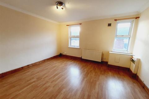 2 bedroom flat to rent, Mill Road, Kettering NN16