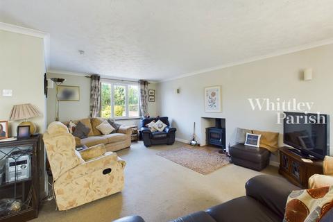 3 bedroom detached house for sale, Diss Road, Burston, Diss