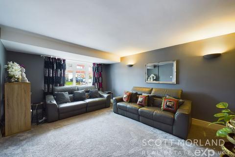 17 Dove Close, Basingstoke, RG22 5PH