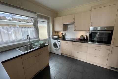 3 bedroom bungalow to rent, Alder Way, Swansea