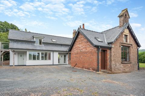 4 bedroom detached house for sale, Llantrisant, Usk