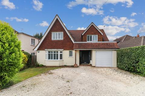 4 bedroom detached house for sale, Chipperfield Road, Kings Langley, WD4