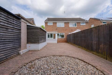 3 bedroom semi-detached house to rent, Tuckers Meadow, Crediton, EX17