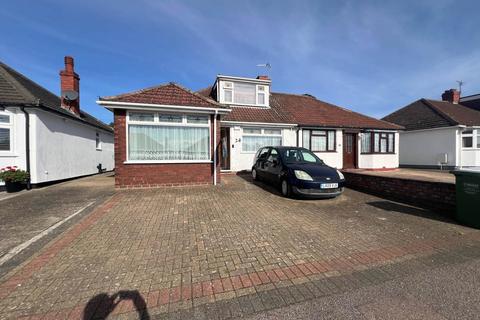 3 bedroom bungalow for sale, Abbotts Walk, Bexleyheath DA7