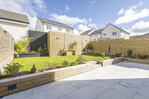 4 bedroom semi-detached villa for sale, Callanish Crescent, Maidenhill, Newton Mearns