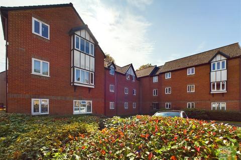 2 bedroom apartment for sale, Radnor House, Rembrandt Way, Reading, Berkshire, RG1