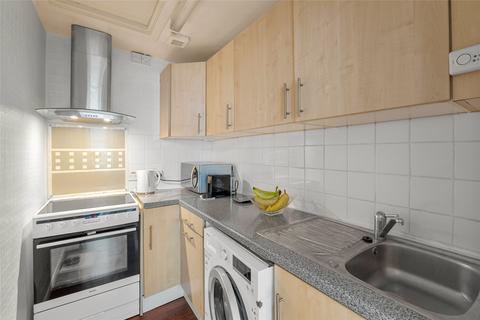 1 bedroom flat for sale, Nutfield Road, Redhill, Surrey, RH1