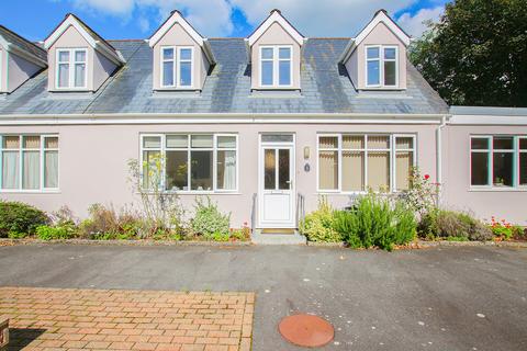 2 bedroom terraced house for sale, Rue du Rocher, St Martin's, Guernsey, GY4