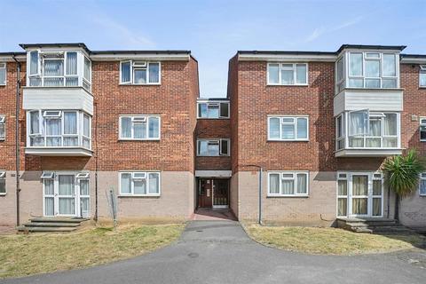 1 bedroom apartment for sale, Ibscott Close, Dagenham, Essex