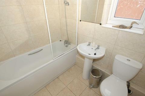 1 bedroom flat to rent, Belle Vue Court, Hyde Park, Leeds