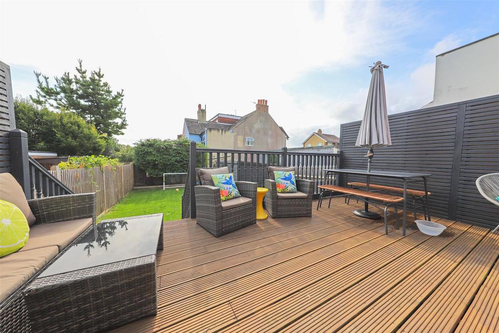 Nicholas james osr decking 1.jpg