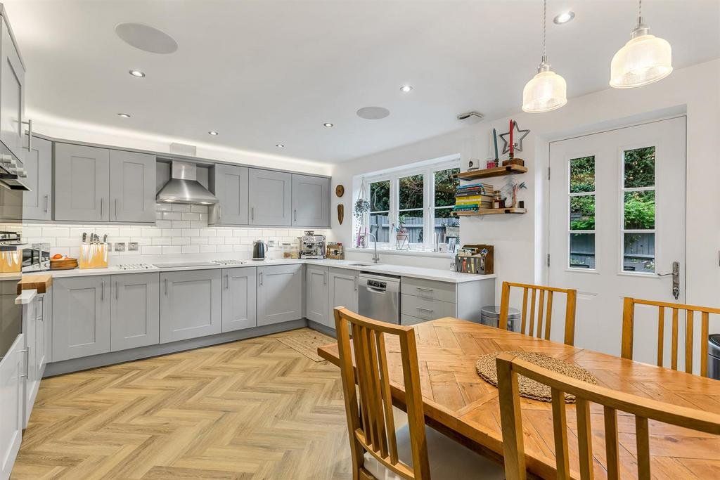 Kitchen /breakfast room